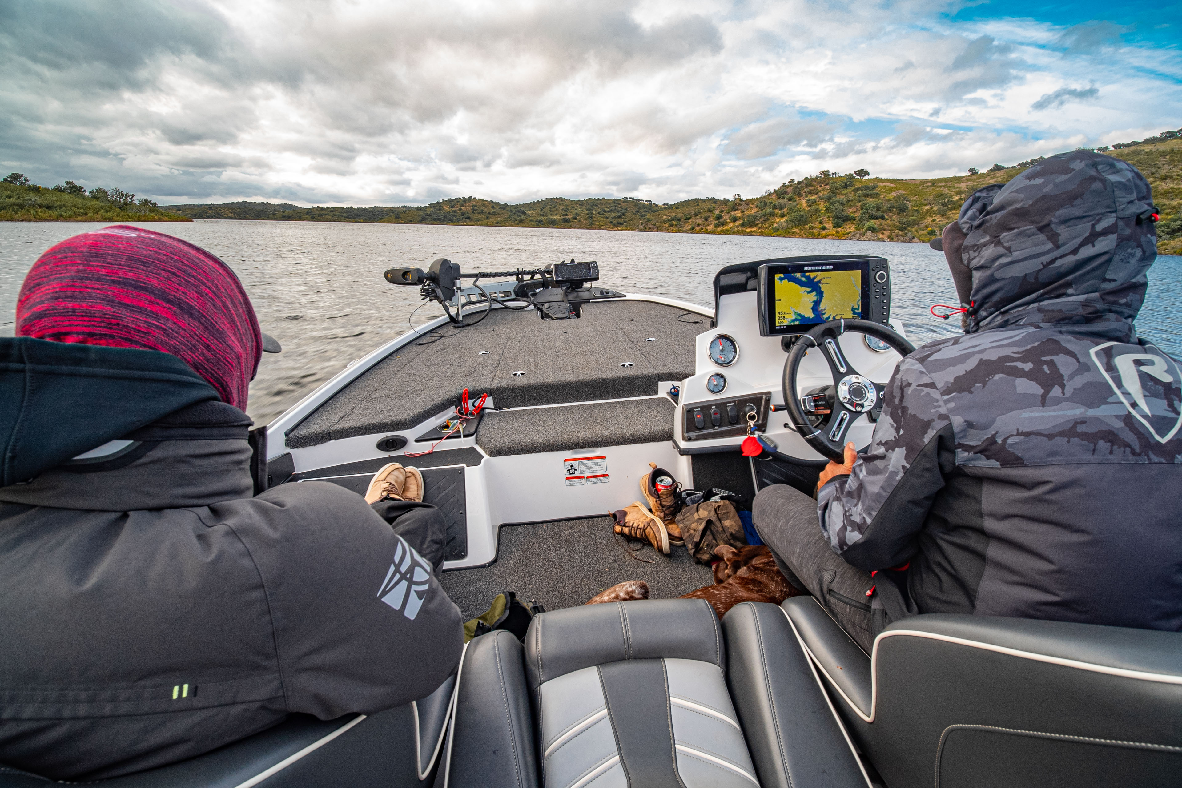 Alqueva Escape Fishing, Venez vivre une expérience de pêche unique, sur l'un des plus grands lacs d'Europe, pour un séjour en famille ou entre amis, à traquer sandre, barbeau ou black-bass.