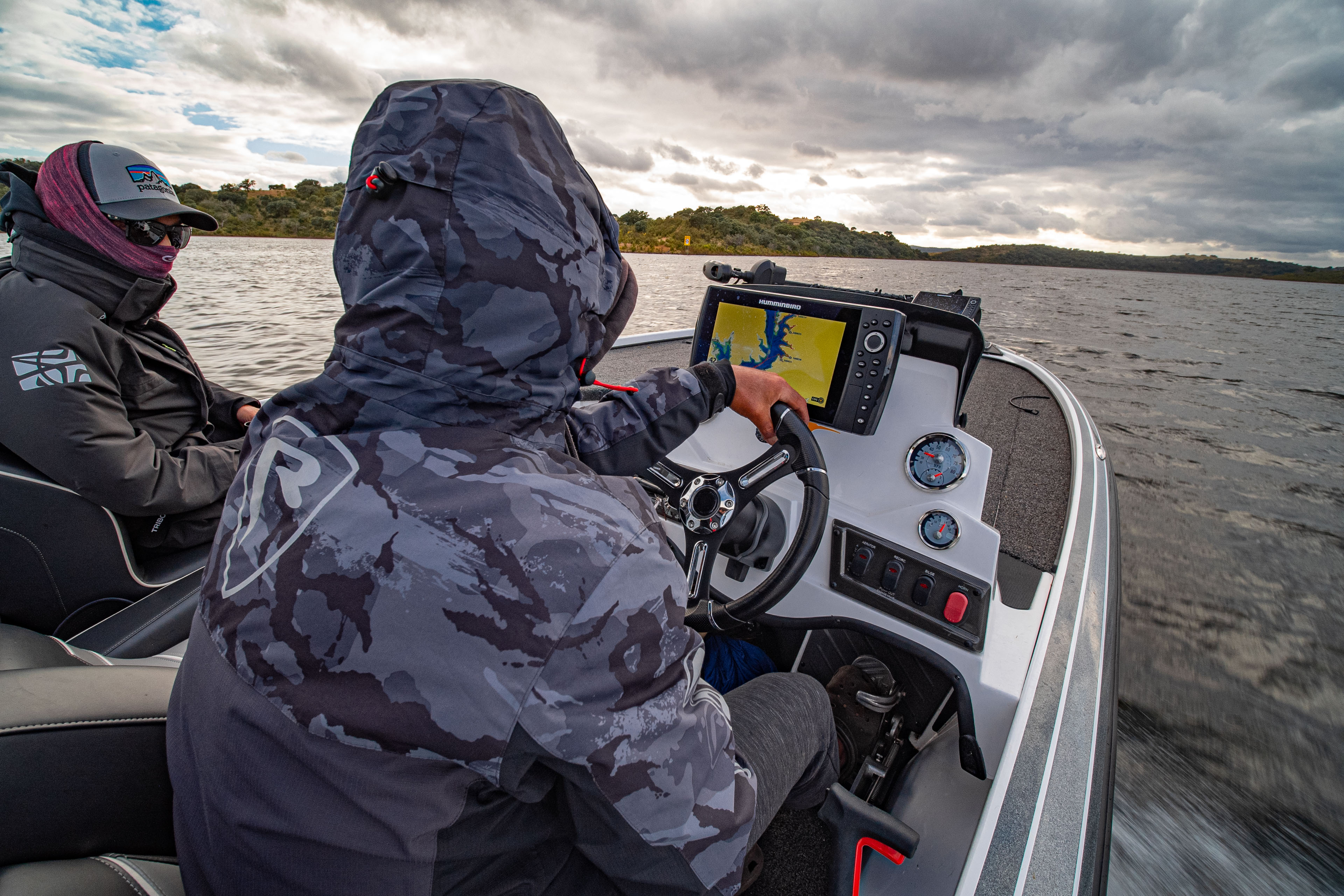 Alqueva Escape Fishing, Venez vivre une expérience de pêche unique, sur l'un des plus grands lacs d'Europe, pour un séjour en famille ou entre amis, à traquer sandre, barbeau ou black-bass.