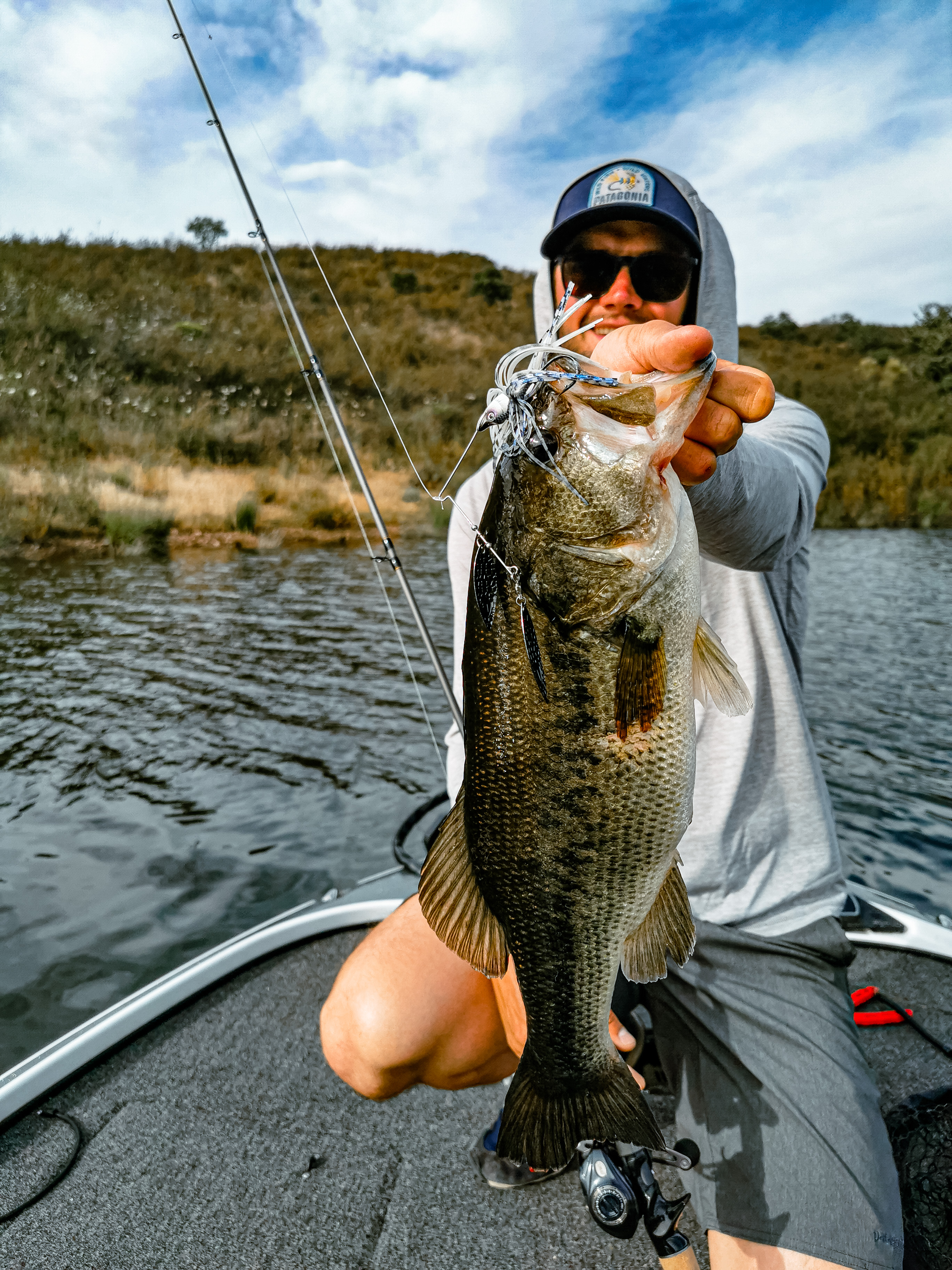 Alqueva Escape Fishing, Venez vivre une expérience de pêche unique, sur l'un des plus grands lacs d'Europe, pour un séjour en famille ou entre amis, à traquer sandre, barbeau ou black-bass.