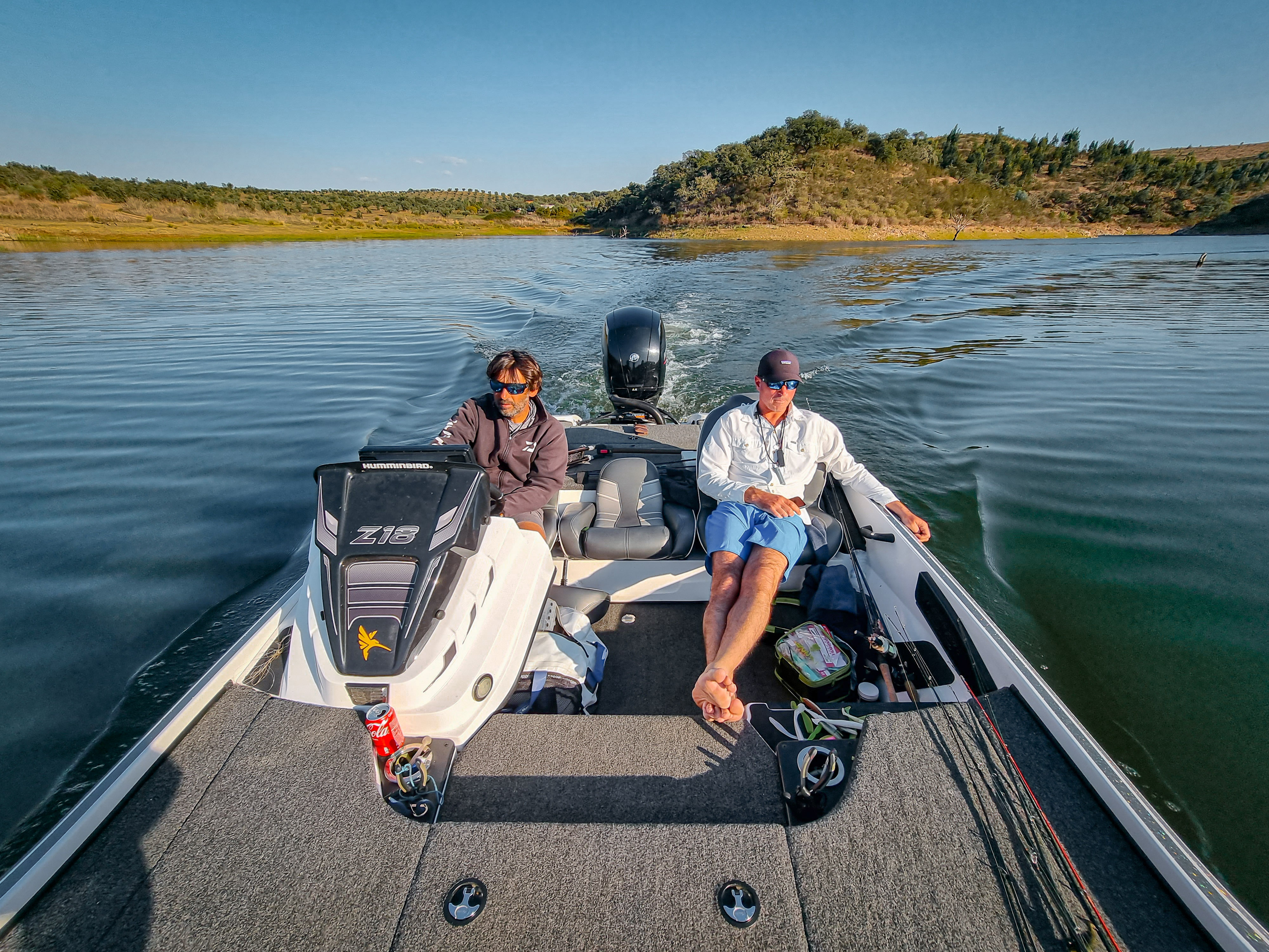 Alqueva Escape Fishing, Venez vivre une expérience de pêche unique, sur l'un des plus grands lacs d'Europe, pour un séjour en famille ou entre amis, à traquer sandre, barbeau ou black-bass.